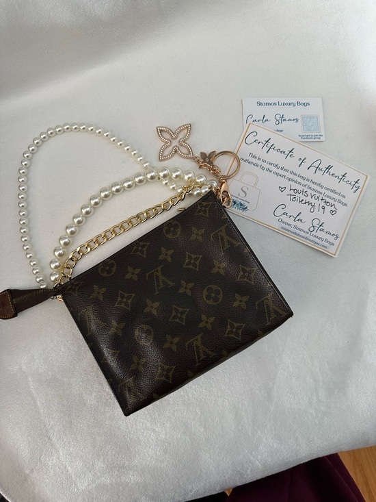 Louis Vuitton Handbags - EUC Louis Vuitton Brown Monogram Canvas Toiletry 19 w/ cert of authenticity